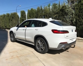 attelage col de cygne BMW X4