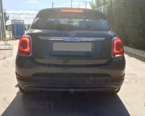 attache caravanne col de cygne Fiat 500 X