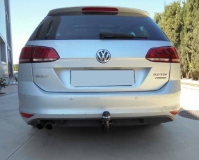 attache caravanne col de cygne Volkswagen GOLF 7 VARIANT