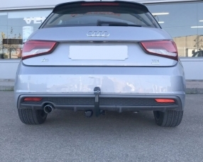 attache caravanne col de cygne Audi A1 SPORTBACK